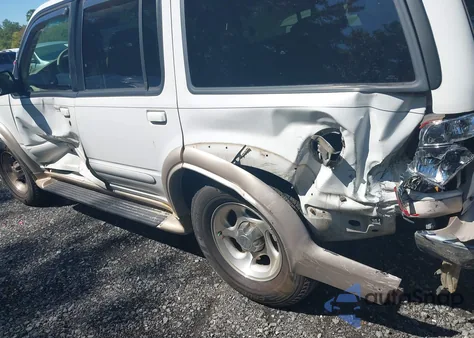 1997 Ford Explorer Eddie Bauer/Limited/Xlt from USA, damaged, VIN 1FMDU32P8VUB78820